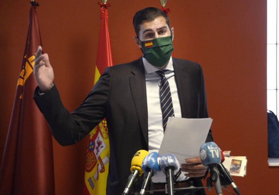 Antelo pide la dimisión de Vélez por 