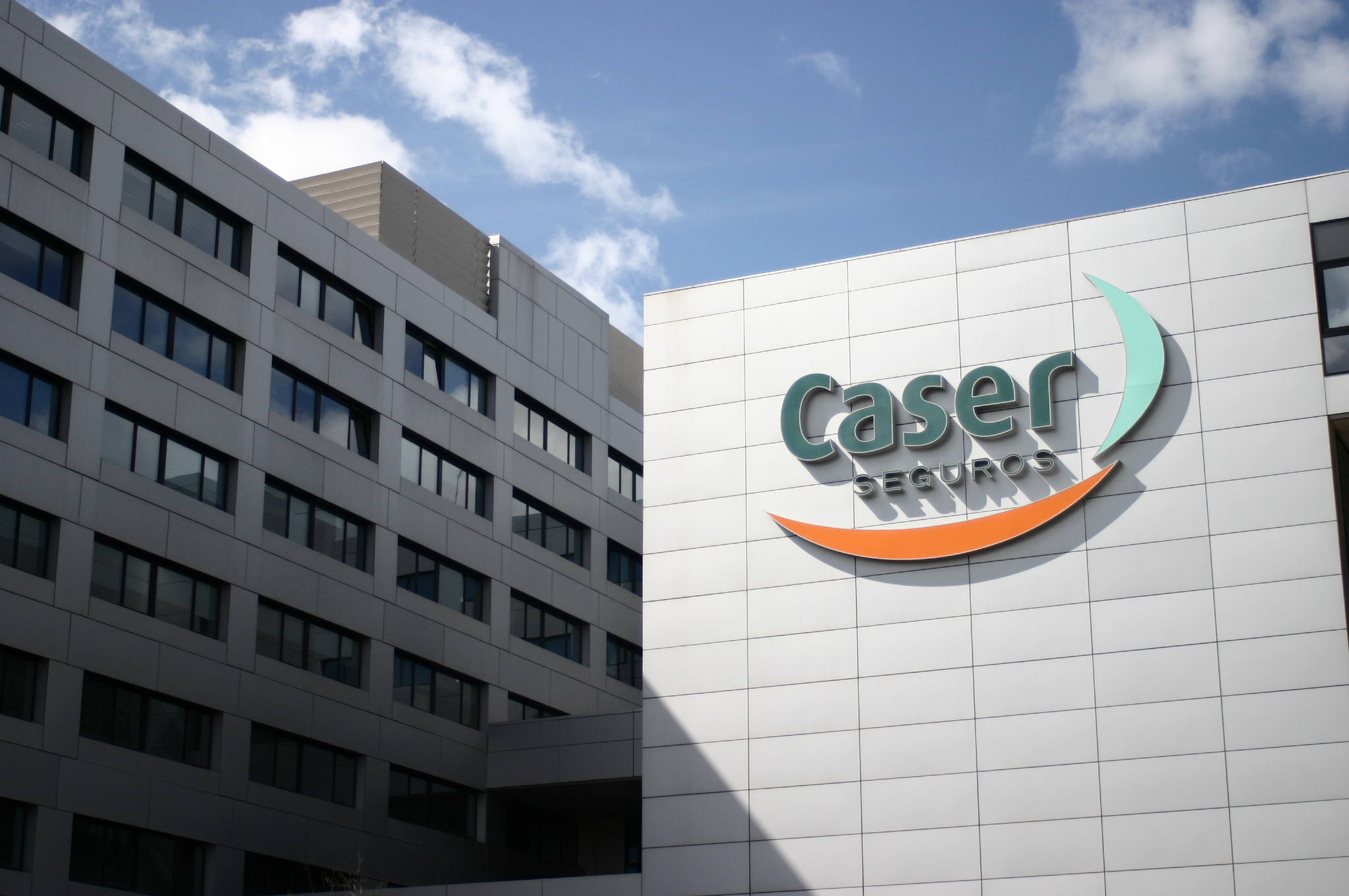 Bankia cierra la venta del 15% de Caser a Helvetia por 182 millones