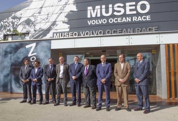 El Consell y Volvo Ocean Race afinan un pacto para anticipar las dos próximas salidas desde Alicante