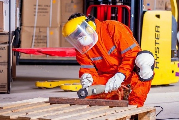 Los precios industriales se hunden un 8,7% en mayo, su mayor caída desde 1975

