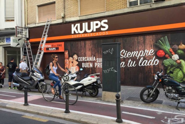 Kuups pone su marca a los supermercados Vidal de menor tamaño