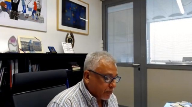 Manresa defiende el contrato menor de Cultura y esquiva su investigación gracias a Vox