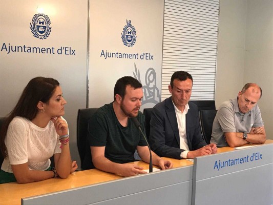 Elche moderniza la Ley del Palmeral: no se permite construir, pero sí nuevos usos en edificios existentes 