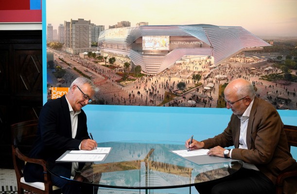 Roig y Ribó firman la cesión de suelo municipal para construir el Arena
