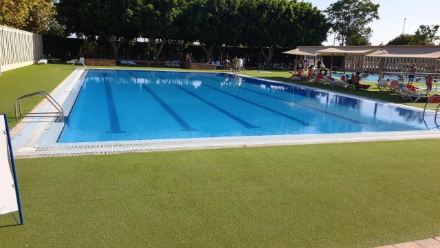 Elche abre las piscinas municipales descubiertas el próximo sábado 27 con medidas por la covid-19