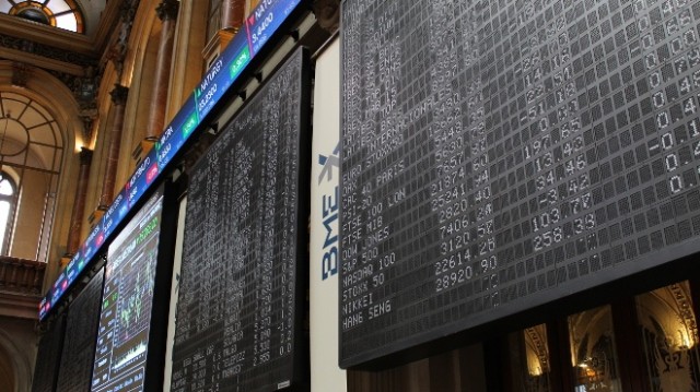 Santander, BBVA y CaixaBank encabezan la deuda corporativa para 'midcaps' hasta marzo
