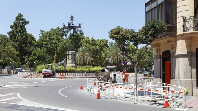 Obras Públicas reanuda las obras de la nueva parada del TRAM en 'La Farola'