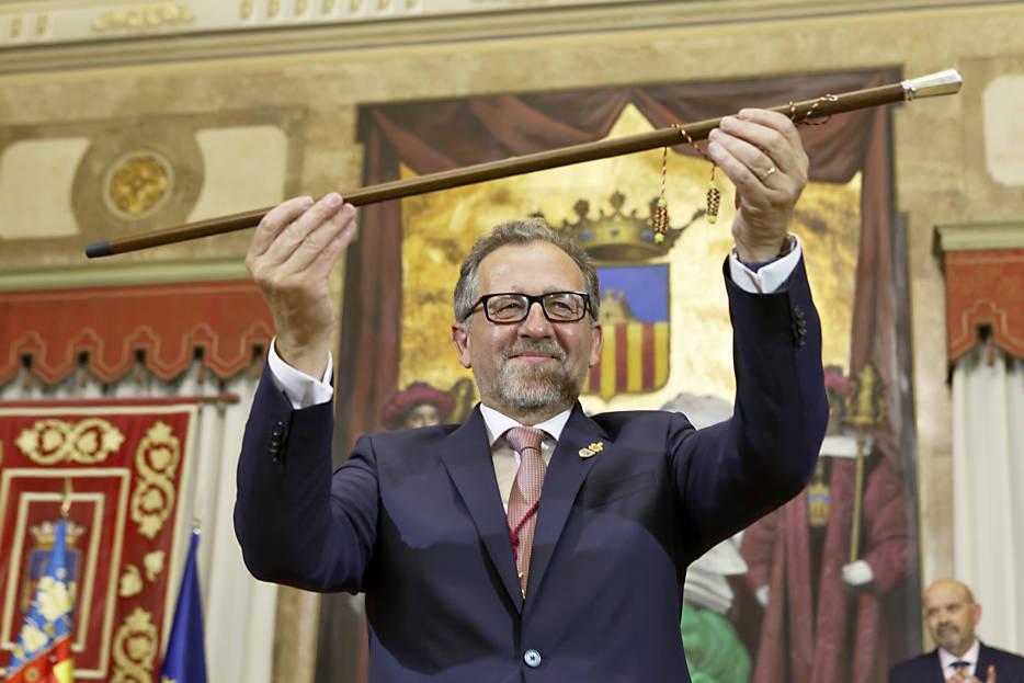 Martí opta por el cambio tranquilo y consolida el espíritu de consenso iniciado en la era Moliner