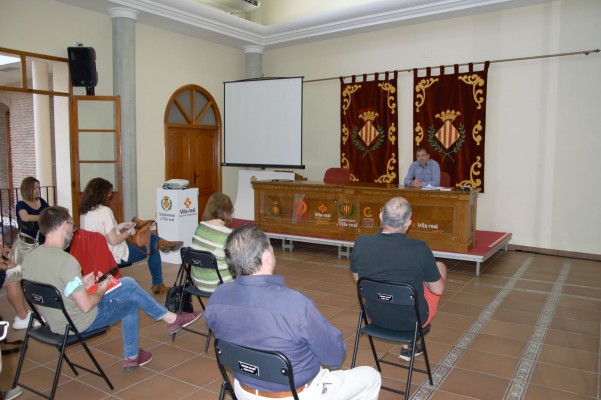 Vila-real impulsa una tarjeta monedero que anime a consumir en comercios y servicios de la ciudad