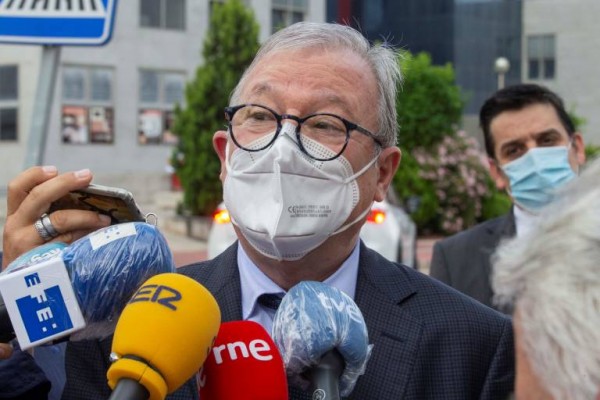 Valcárcel se 'olvida' de responder once preguntas de la acusación popular