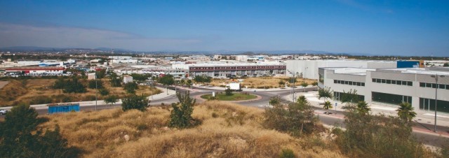 Táctica Paterna suma ocho empresas más: baterías, rotulación, comida saludable y material sanitario