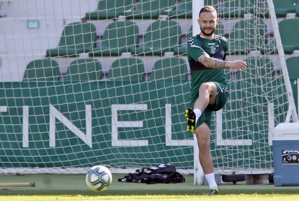 Iván Sánchez, única novedad de la convocatoria