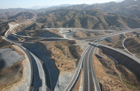 Sacyr vende el 95% de la autopista Las Pedrizas-Málaga por 455 millones