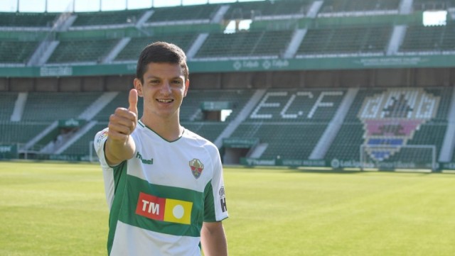 El Elche sube la apuesta por Jony