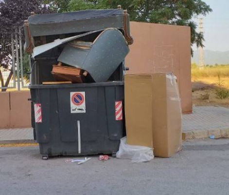 Aumenta de nuevo el abandono de voluminosos en la vía pública de Burriana