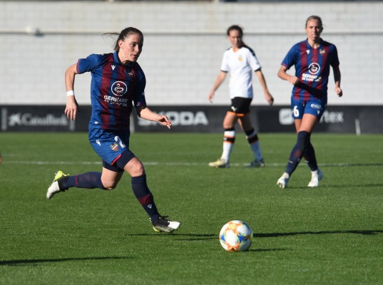 Las futbolistas se movilizan contra la lista de compensación incluida en el convenio colectivo