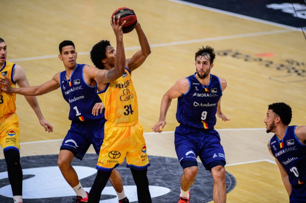El 'Granca' se estrena ante Andorra con un Cook estelar