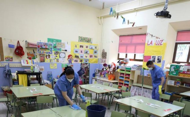 Cinco minutos en el cole para recoger los libros