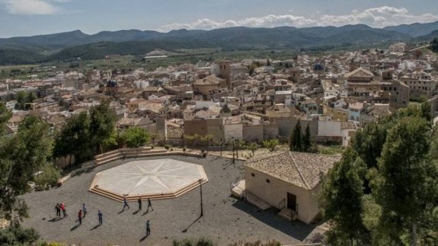 Segorbe recoge en folletos rutas urbanas y naturales para dar a conocer su patrimonio 