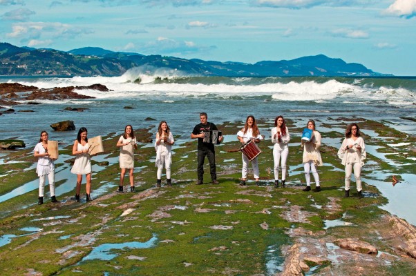 Els folklores de la península Ibèrica tocats amb trikitixas, un concert d'arrels musicals a Gandia