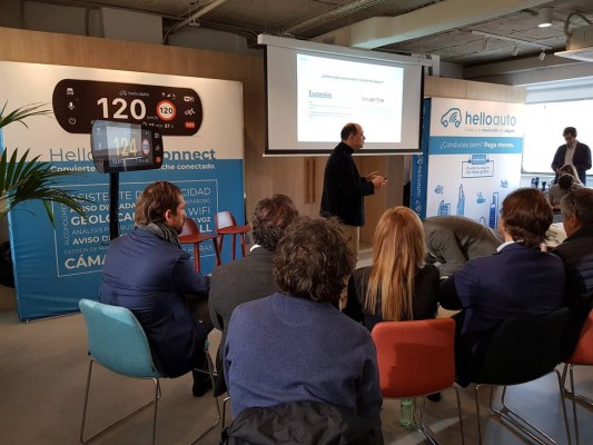 Hello Auto comienza a operar en València con un seguro personalizado de coche 