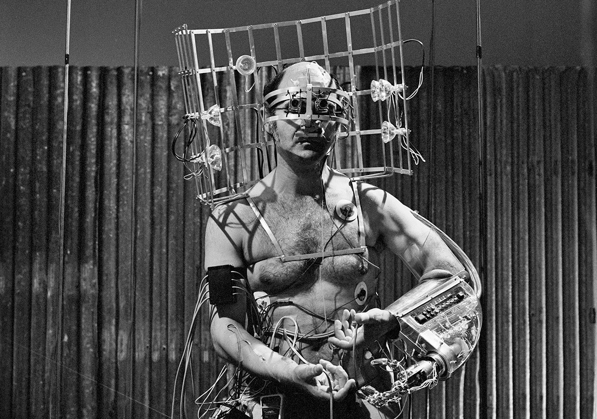 Stelarc, Ping Body, 1996 . - 