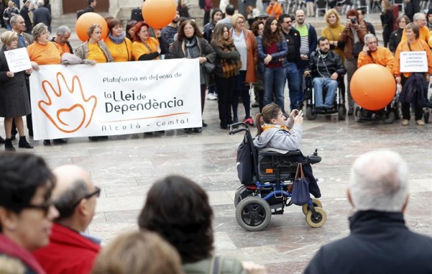 Los dependientes reivindican la aplicación de la ley en su noveno aniversario