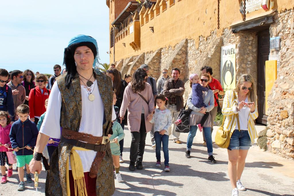 Recreación teatral durante una pasada temporada turística en el municipio de Alcalà-Alcossebre. - 