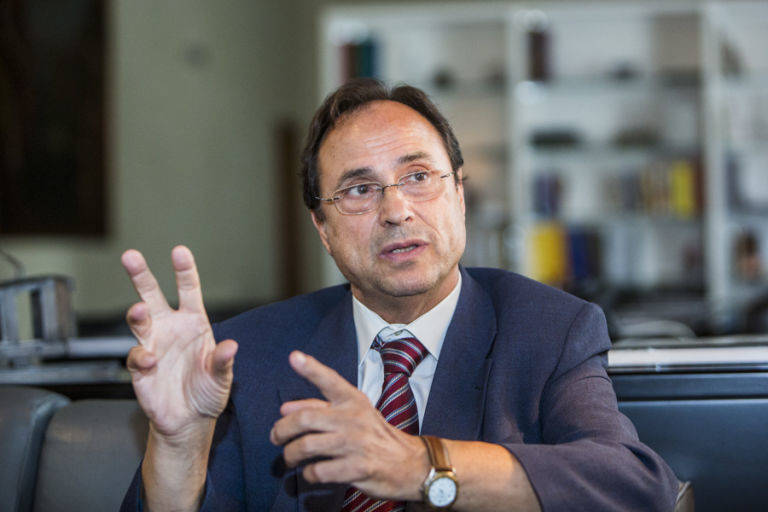 Hacienda constituye grupos técnicos sobre finanzas, modelo económico y TIC