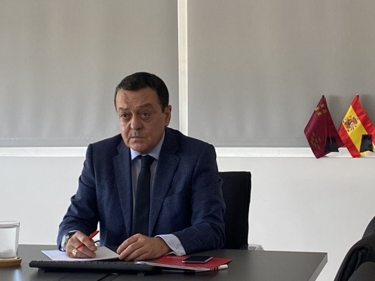 Albarracín reclama en la Asamblea más simplificación y flexibilidad laboral para salir de la crisis en U
