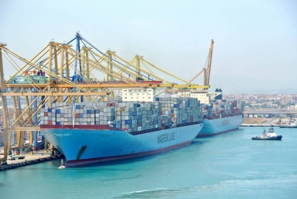 Las exportaciones valencianas siguen el mismo ritmo que en España y caen un 39% en abril
