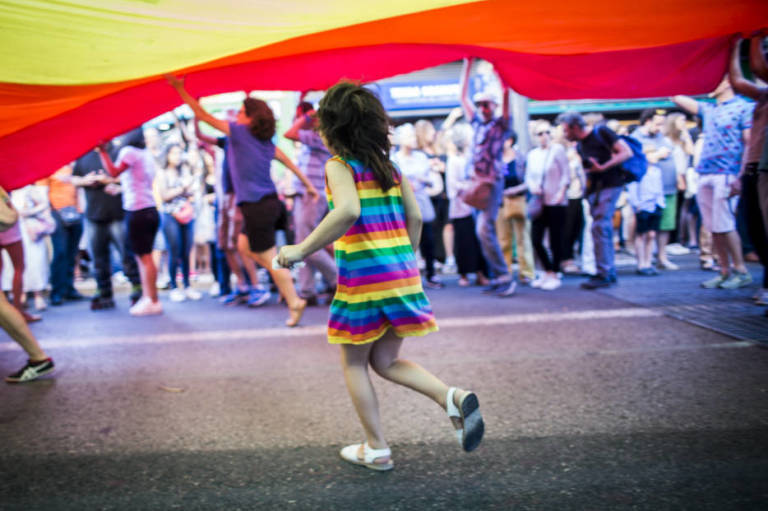 Llega a las librerías el manual contra LGTBI-fobia, un libro básico, didáctico y 