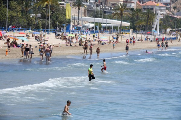 Alicante lidera las altas en el padrón; Benijófar, las bajas 