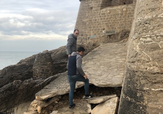 Compromís pide que se aclaren las competencias para abordar los desprendimientos en el castillo de Peñíscola