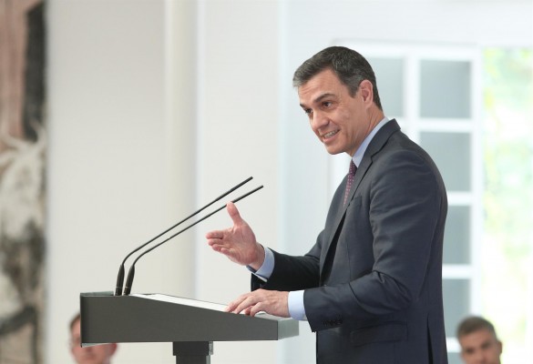 Sánchez recurre a 100 expertos para elaborar un informe sobre la estrategia de crecimiento y retos