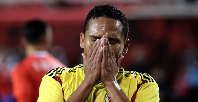 Bacca: “Se está sufriendo un poco, pero lo importante son los tres puntos”