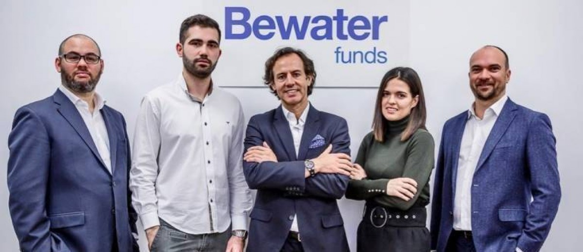 Equipo Bewater (de izq. a dcha.): Unai Ansejo, Edgar Couto, Ramón Blanco, Miriam Vegas y François Derbaix) - 