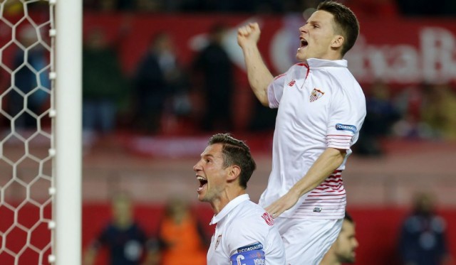 El Sevilla vence y toma impulso para el derbi