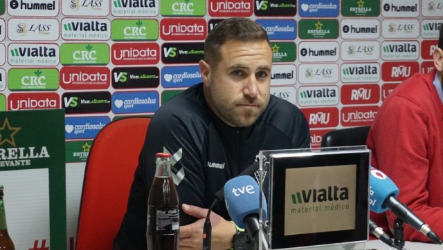 Javi Motos, técnico del filial y que dirigió al primer equipo, deja el Murcia al rechazar la renovación