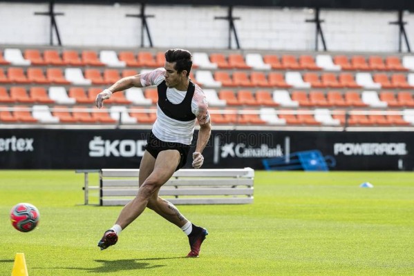 Paulista y Gayà se someten a pruebas y son duda ante el Real Madrid