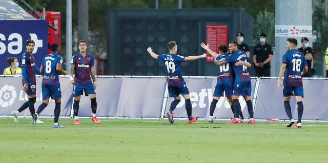 El Levante cree hasta el final y arranca un punto contra corriente