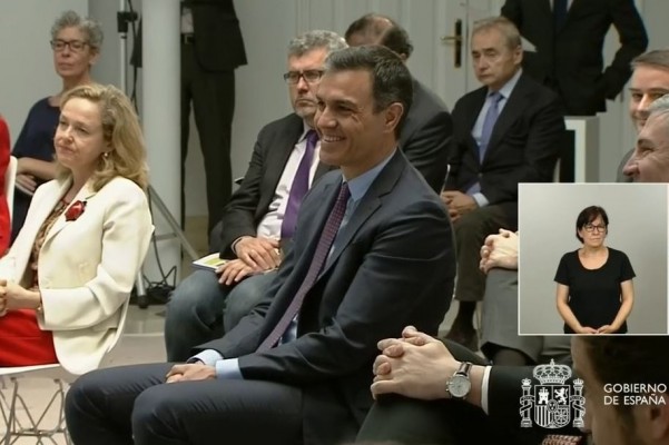 Hasta 4.000 euros por la compra de un coche eléctrico y 800 por uno de combustión