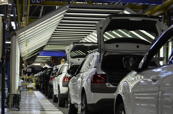 El Gobierno presenta un plan de 3.750 millones para 