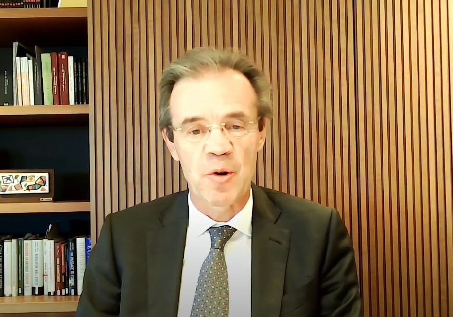 El presidente de CaixaBank, Jordi Gual, durante la Cumbre Empresarial 'Empresas españolas liderando el futuro' organizada por CEOE. - 