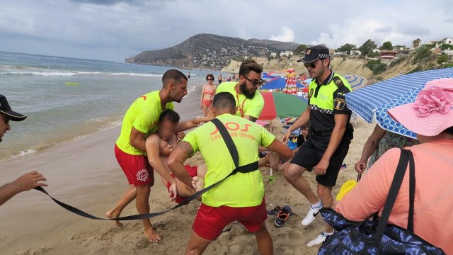 El Campello contará con 38 profesionales para ofrecer servicio de Socorrismo en sus playas