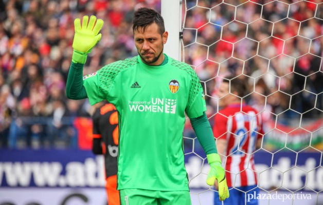 Monchi piensa en Diego Alves para reforzar la portería del AS Roma