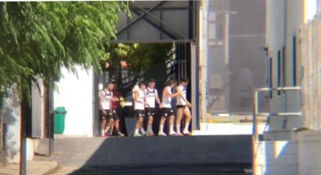 Paulista y Gayà no entrenan con sus compañeros