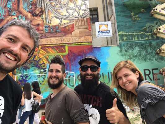 Emprender con arte: Doble 13 se afianza en la industria cultural con obras en grandes murales 