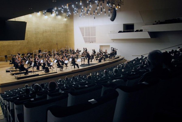 Emoción, dudas y algunos nervios en el primer concierto sinfónico con público en el ADDA