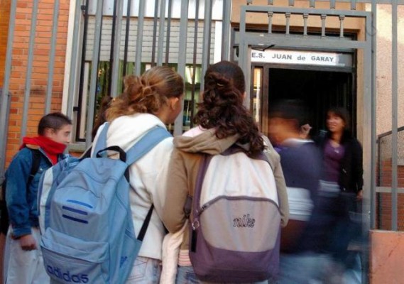 Investigan si la autoimagen corporal de adolescentes deriva en conductas patológicas adultas